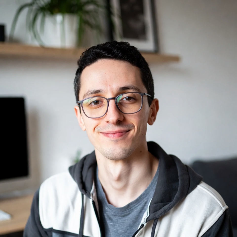 Portrait d'Elias, développeur web freelance utilisant ActiPay