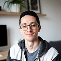 Portrait d'Elias, développeur web freelance utilisant ActiPay